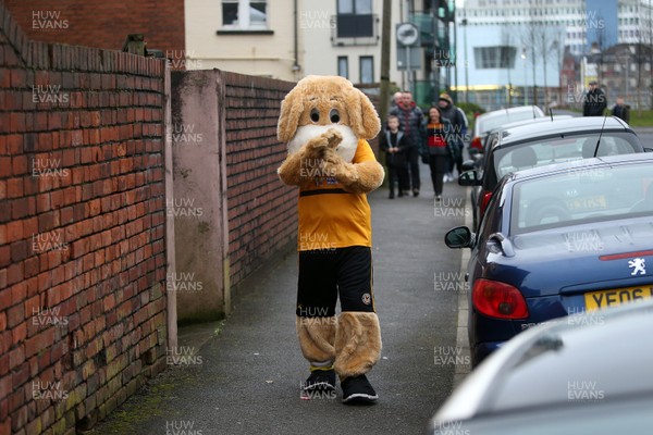 160219 - Newport County v Manchester City - FA Cup 5th Round - Spytty the dog arrives at the ground