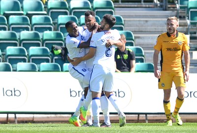 060816 - Newport County v Mansfield Town - Sky Bet League 2 -Matt Green of Mansfield Town (centre) celebrates scoring goal