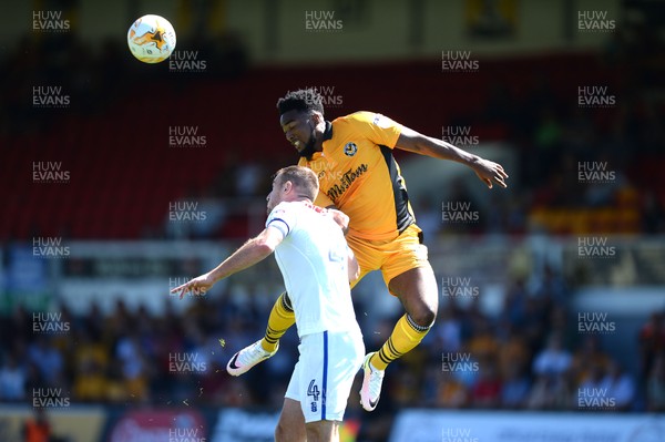 060816 - Newport County v Mansfield Town - Sky Bet League 2 -Lee Collins of Mansfield Town and Marlon Jackson of Newport County compete