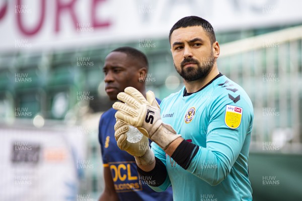 190222 - Newport County v Mansfield Town - Sky Bet League 2 - Newport County goalkeeper Nick Townsend ahead of kick off