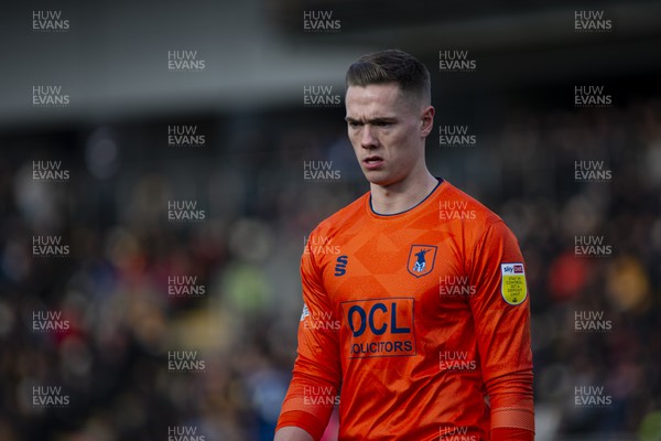 190222 - Newport County v Mansfield Town - Sky Bet League 2 - Mansfield Town goalkeeper Nathan Bishop in action
