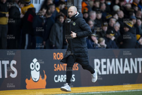 190222 - Newport County v Mansfield Town - Sky Bet League 2 - Newport County manager James Rowberry during half time