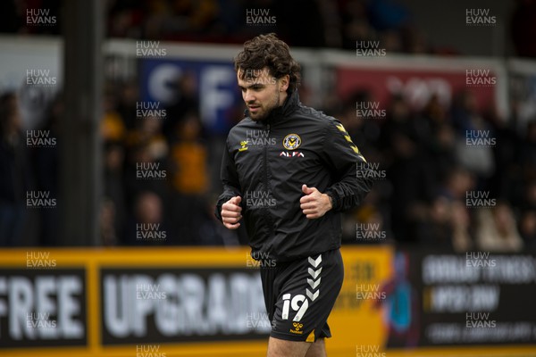 190222 - Newport County v Mansfield Town - Sky Bet League 2 - Dom Telford of Newport County ahead of kick off