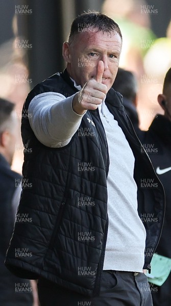 070423 - Newport County v Northampton Town, EFL Sky Bet League 2 - Newport County manager Graham Coughlan gives a thumbs up during the match