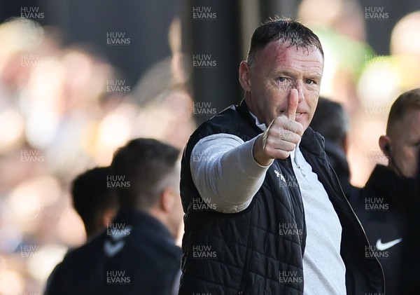 070423 - Newport County v Northampton Town, EFL Sky Bet League 2 - Newport County manager Graham Coughlan gives a thumbs up during the match