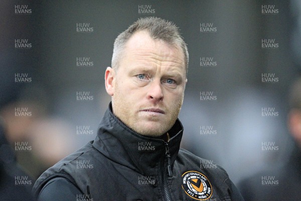 231119 - Newport County v Oldham Athletic, Sky Bet League 2 - Newport County Manager Michael Flynn before the match