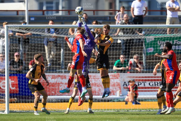 250426 - Newport County v Oldham Athletic - Sky Bet League 2 - Jordan Wright of Newport County
