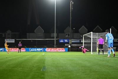 061026 - Newport County v Plymouth Argyle - EFL Trophy - Christian Doidge of Newport County’ scores his penalty 