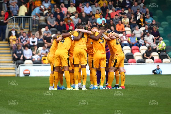 170819 Newport County vs Plymouth Argyle - Sky Bet League 2 - Players of Newport County huddle before kick off 