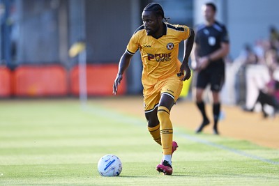 280726 - Newport County v Reading - Preseason Friendly - Yahya Bamba of Newport County has a shot at goal