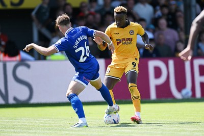 150826 - Newport County v Rochdale - Sky Bet League 2 - Shaquille Gwengwe of Newport County is challenged by Sam Sherring of Rochdale