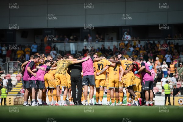 150826 - Newport County v Rochdale - Sky Bet League 2 - Newport huddle at full time