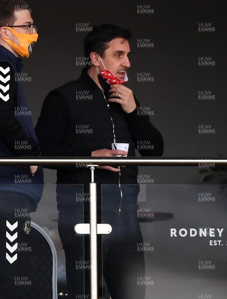 160121 - Newport County v Salford City - SkyBet League 2 - Salford City co-owner Gary Neville looks on