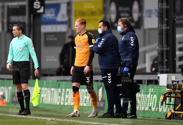 160121 - Newport County v Salford City - SkyBet League 2 - Ryan Haynes of Newport County leaves the field with an injury