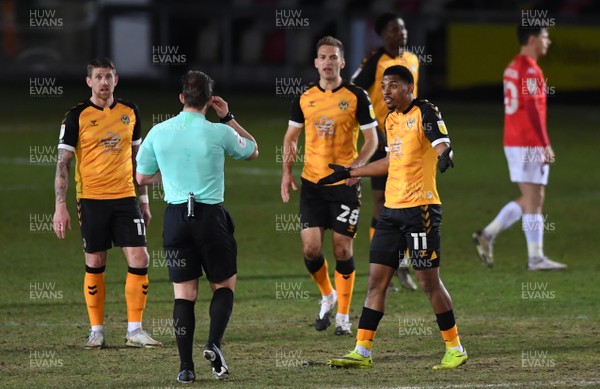 160121 - Newport County v Salford City - SkyBet League 2 - Scot Bennett, Mickey Demetriou and Tristan Abrahams of Newport County talk to Referee Anthony Backhouse at the end of the game