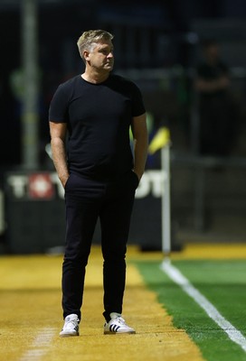 190825 - Newport County v Salford City - SkyBet League Two - Salford City Manager Karl Robinson 