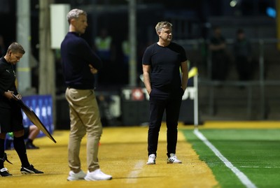 190825 - Newport County v Salford City - SkyBet League Two - Salford City Manager Karl Robinson 