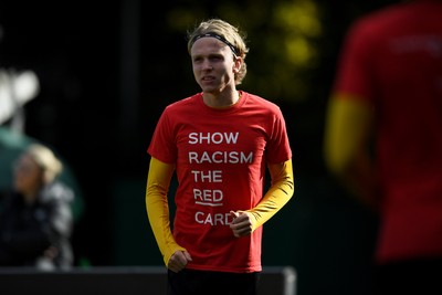 041025 - Newport County v Swindon Town - Sky Bet League 2 - Sam Braybrooke of Newport County