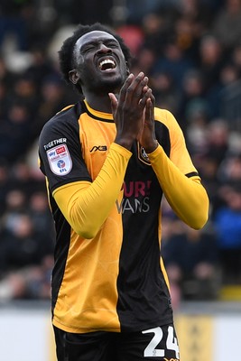 041025 - Newport County v Swindon Town - Sky Bet League 2 - Nathan Opoku of Newport County goes close