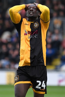 041025 - Newport County v Swindon Town - Sky Bet League 2 - Nathan Opoku of Newport County goes close