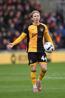 041025 - Newport County v Swindon Town - Sky Bet League 2 - Sam Braybrooke of Newport County