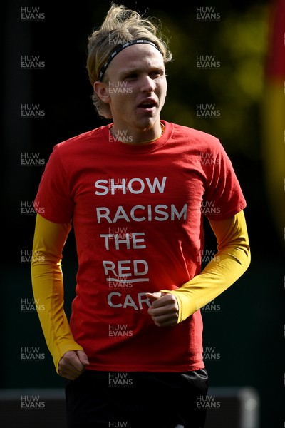 041025 - Newport County v Swindon Town - Sky Bet League 2 - Sam Braybrooke of Newport County