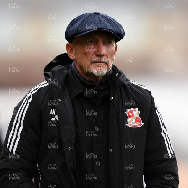 041025 - Newport County v Swindon Town - Sky Bet League 2 - Ian Holloway, Swindon Manager