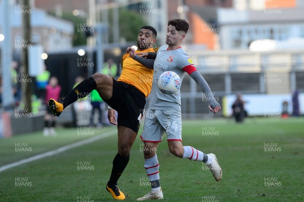 180120 - Newport County v Swindon Town - Sky Bet League 2 - Joss Labadie of Newport County and Rob Hunt of Swindon Town compete for the ball