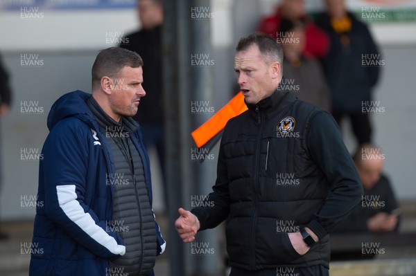 180120 - Newport County v Swindon Town - Sky Bet League 2 - Richie Wellens Swindon Town manager and Mike Flynn manager of Newport County 