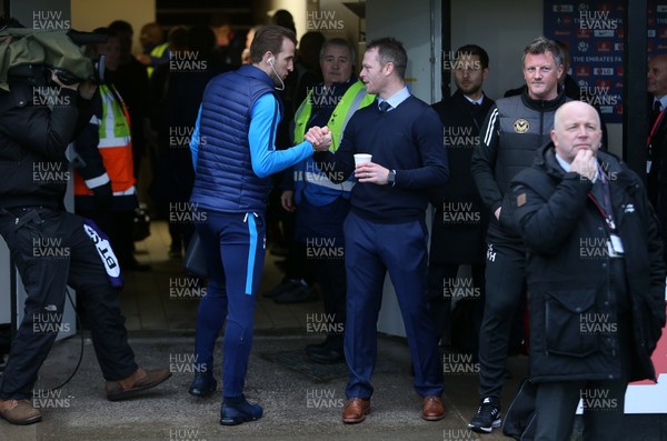 270118 - Newport County v Tottenham Hotspur - FA Cup - Harry Kane shakes hands with Newport Manager Michael Flynn