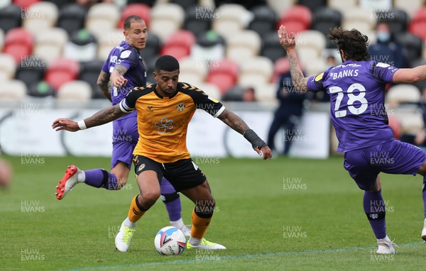 171020 - Newport County v Tranmere Rovers, Sky Bet League 2 - Joss Labadie of Newport County looks to line up a shot at goal