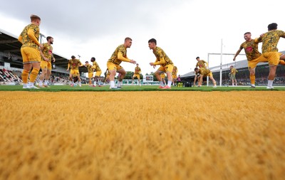 290826 Newport County v Tranmere Rovers, EFL Sky Bet League 2 - Newport County warm up ahead of the match