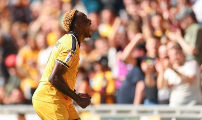 290826 Newport County v Tranmere Rovers, EFL Sky Bet League 2 - Shaquille Gwengwe of Newport County celebrates after he heads to score the opening goal