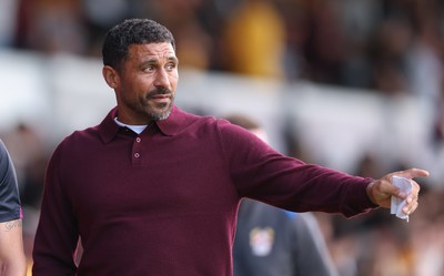 290826 Newport County v Tranmere Rovers, EFL Sky Bet League 2 - Newport County head coach Hayden Mullins