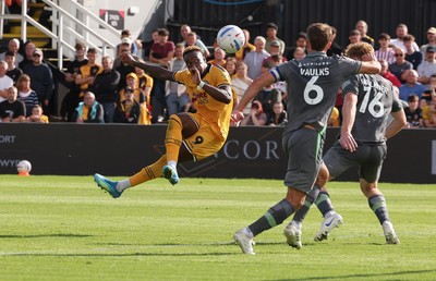 290826 Newport County v Tranmere Rovers, EFL Sky Bet League 2 - Shaquille Gwengwe of Newport County shoots to score County’s second goal