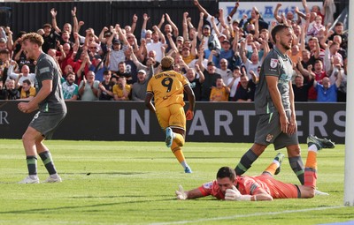 290826 Newport County v Tranmere Rovers, EFL Sky Bet League 2 - Shaquille Gwengwe of Newport County races away to celebrate after he scores County’s second goal