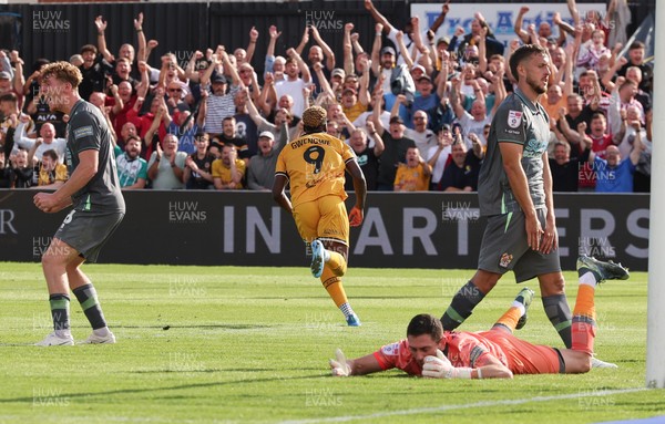 290826 Newport County v Tranmere Rovers, EFL Sky Bet League 2 - Shaquille Gwengwe of Newport County races away to celebrate after he scores County’s second goal