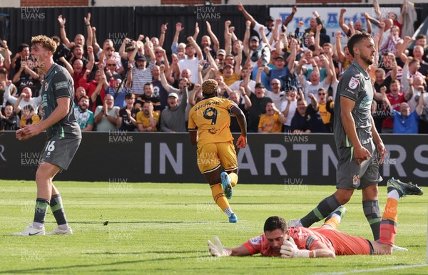 290826 Newport County v Tranmere Rovers, EFL Sky Bet League 2 - Shaquille Gwengwe of Newport County races away to celebrate after he scores County’s second goal