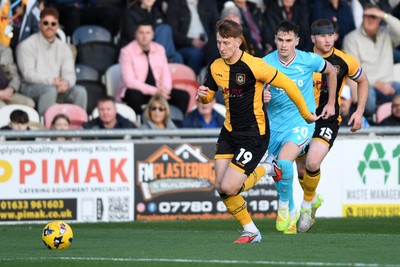 081125 - Newport County v Walsall - Sky Bet League 2 - Ged Garner of Newport County