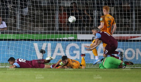 270819 - Newport County v West Ham United - Carabao Cup - Pablo Fornals of West Ham scores a goal