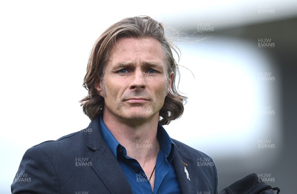 090917 - Newport County v Wycombe Wanderers - SkyBet League 2 -  Wycombe Wanderers manager Gareth Ainsworth