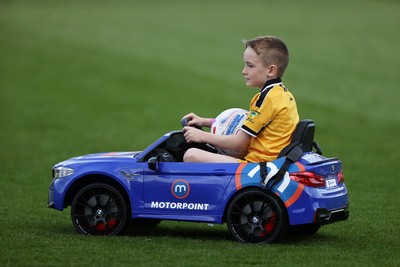 171026 - Newport County v York City, SkyBet League Two - Mascot delivers the match ball