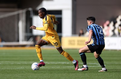 171026 - Newport County v York City, SkyBet League Two - Yahya Bamba of Newport County is challenged by Ryan Fallowfield of York City 