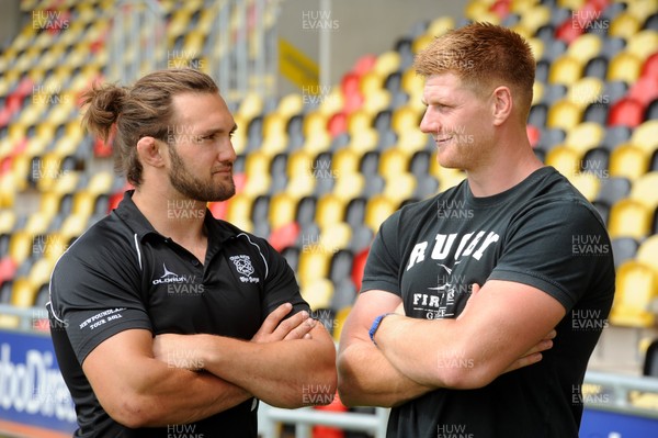 020812 - Newport-Gwent Dragons Photocall -Rob Nash of Gwent Select and Andrew Coombs of Newport-Gwent Dragons ahead of their preseason match on Saturday