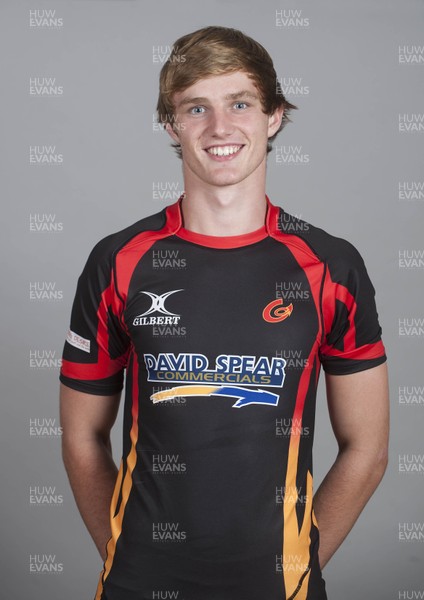 180913 - Newport Gwent Dragons Under 18 Squad -Lloyd Phillips( c ) Huw Evans Agency