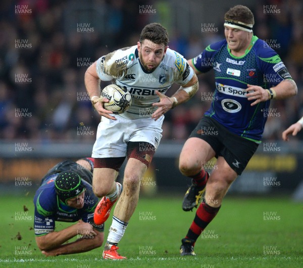 271215 - Newport Gwent Dragons v Cardiff Blues - Guinness PRO12 -Alex Cuthbert of Cardiff Blues is tackled by Nic Cudd of Newport Gwent Dragons