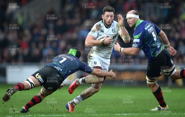 271215 - Newport Gwent Dragons v Cardiff Blues - Guinness PRO12 -Alex Cuthbert of Cardiff Blues is tackled by Nic Cudd of Newport Gwent Dragons