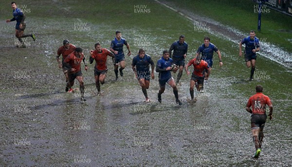 290117 - Newport Gwent Dragons v Newcastle Falcons - Anglo-Welsh Cup - Charlie Davies of Newport Gwent Dragons runs with the ball