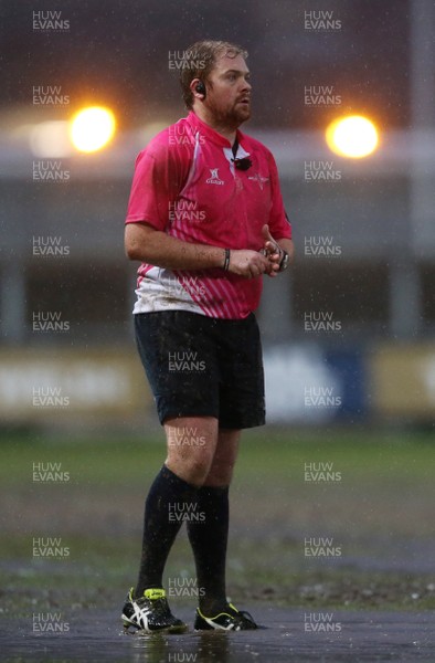 290117 - Newport Gwent Dragons v Newcastle Falcons - Anglo-Welsh Cup - Referee John Meredith calls the game off after 70 minutes