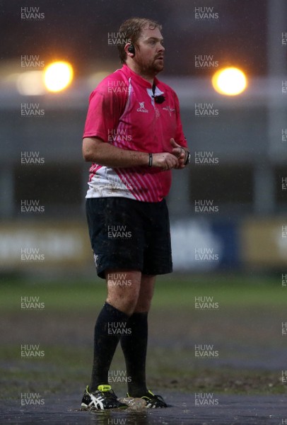 290117 - Newport Gwent Dragons v Newcastle Falcons - Anglo-Welsh Cup - Referee John Meredith calls the game off after 70 minutes